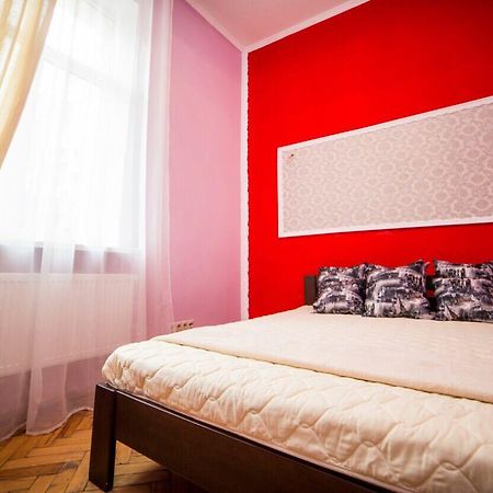 Apartment On Teatralna 7 Lviv Buitenkant foto