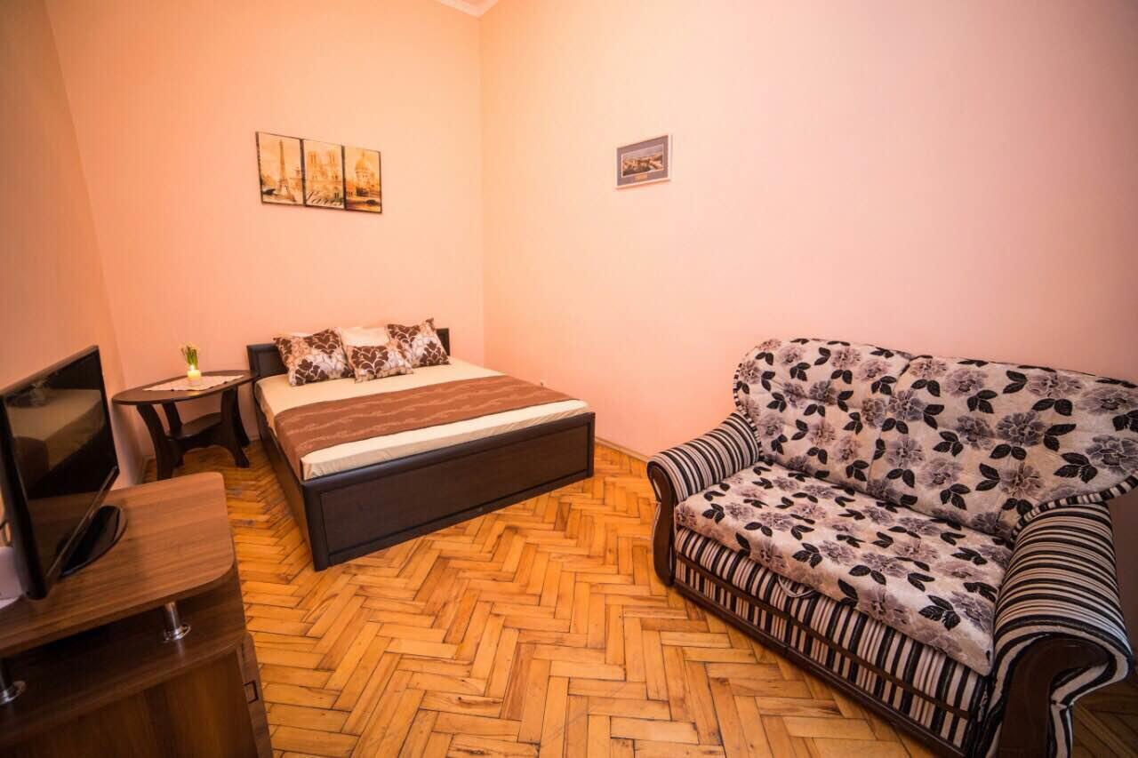 Apartment On Teatralna 7 Lviv Buitenkant foto